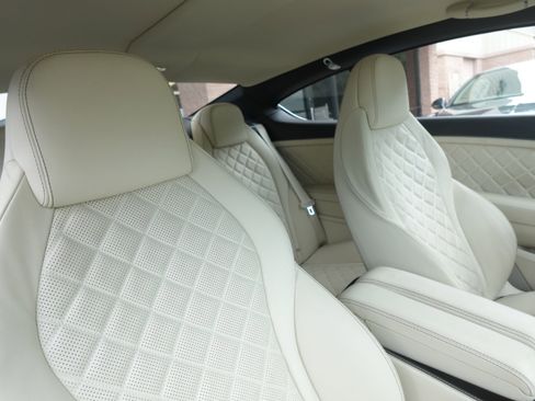 Used 2016 Bentley Continental GT image 12