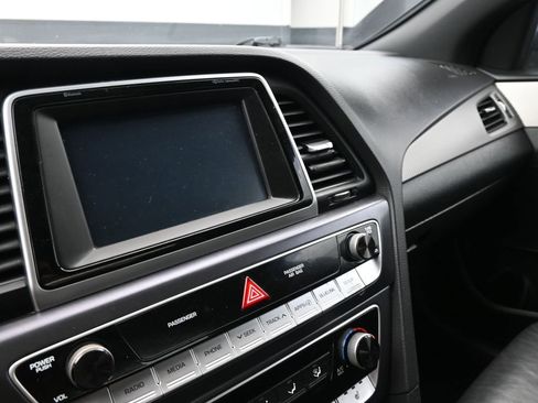 Used 2018 Hyundai Sonata Sport image 14
