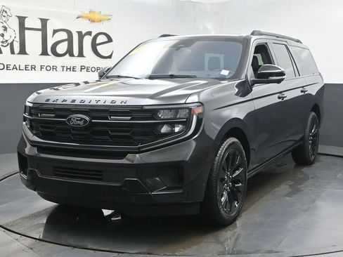 Used 2025 Ford Expedition Max Platinum w/ Stealth Appearance Package AWD/4WD image 38