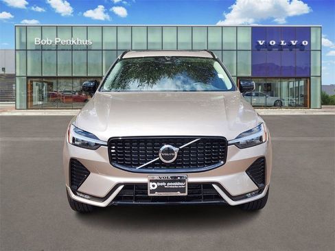 Used 2025 Volvo XC60 B5 Core image 25