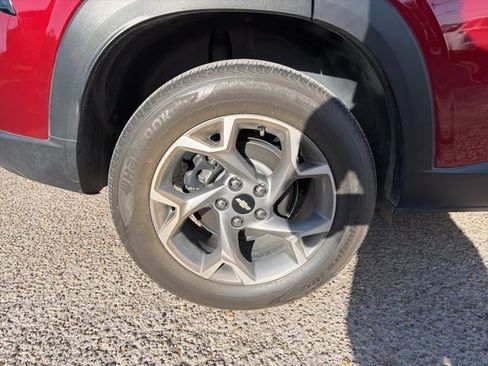 Used 2024 Chevrolet Trax LT w/ LT Convenience Package image 15