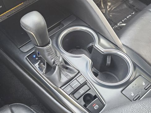 Used 2019 Toyota Camry XSE w/ Driver Assist Package image 12