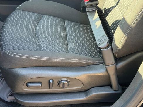 Used 2022 GMC Terrain SLE w/ Driver Convenience Package FWD image 22