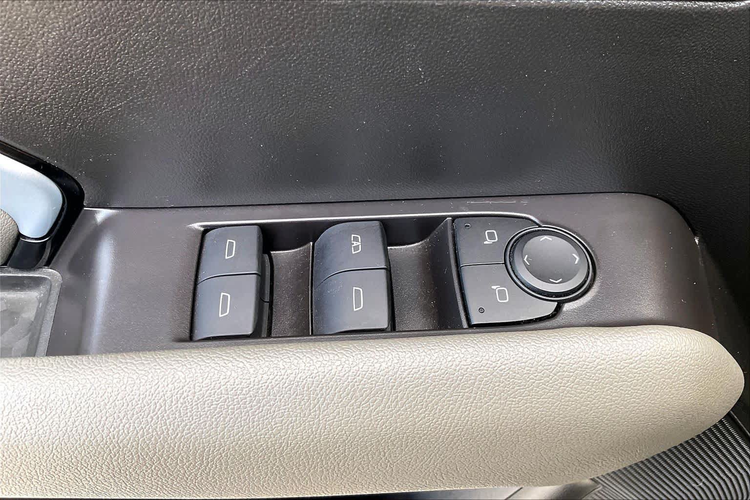 Used 2024 Chevrolet Colorado ZR2 w/ Technology Package AWD/4WD image 33