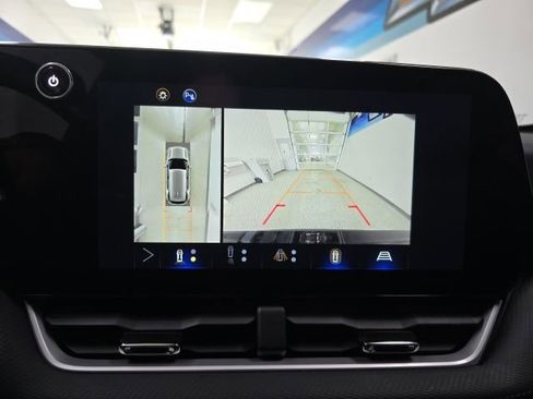 Used 2025 Chevrolet Equinox LT w/ Convenience Package II AWD/4WD image 24