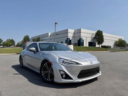 Used 2014 Scion FR-S RWD image 2