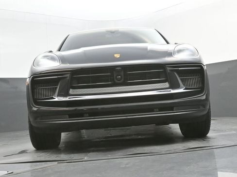Used 2025 Porsche Macan S AWD/4WD image 39