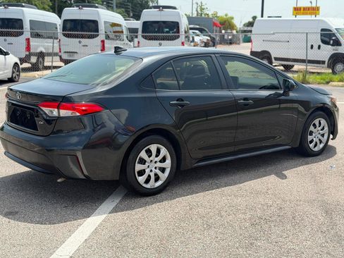Used 2020 Toyota Corolla LE FWD image 6