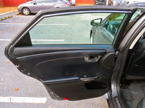 Used 2017 Toyota Avalon Limited image 31