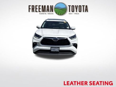 Used 2020 Toyota Highlander Platinum AWD/4WD image 3