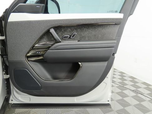 Used 2023 Land Rover Range Rover Sport SE Dynamic image 24