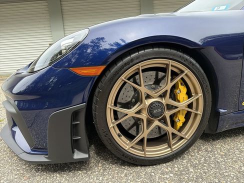 Certified 2023 Porsche 718 Cayman GT4 RS RWD image 9