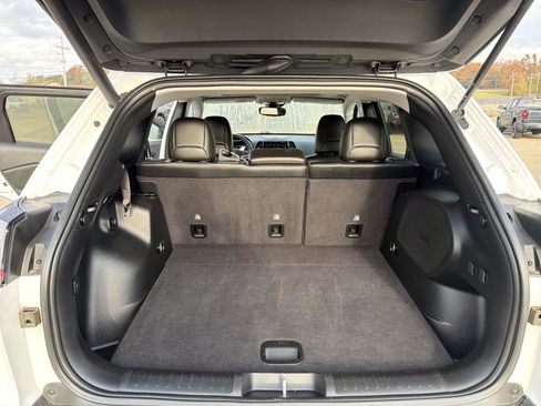 Used 2022 Jeep Cherokee Limited image 37