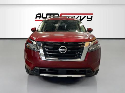 Used 2024 Nissan Pathfinder SL w/ SL Premium Package AWD/4WD image 2