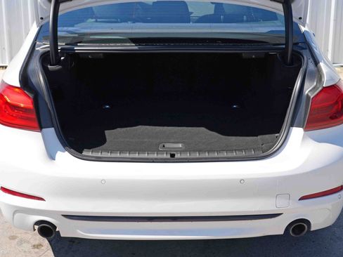 Used 2018 BMW 530e image 9