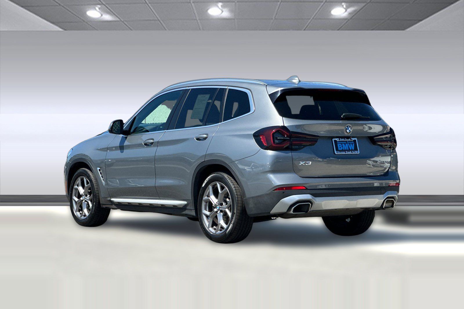 Used 2024 BMW X3 sDrive30i w/ Convenience Package RWD image 3