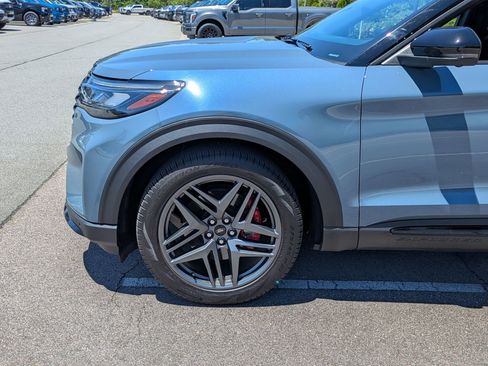 Certified 2025 Ford Explorer ST w/ Sun And Sound Package AWD/4WD image 11