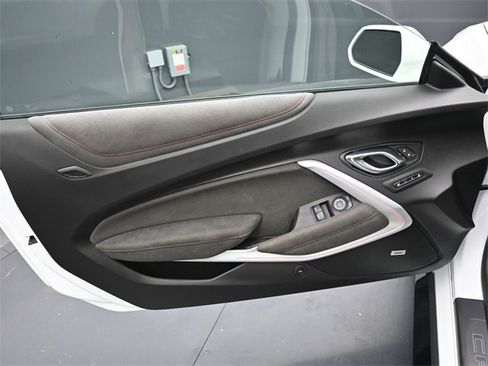 Used 2020 Chevrolet Camaro ZL1 image 14