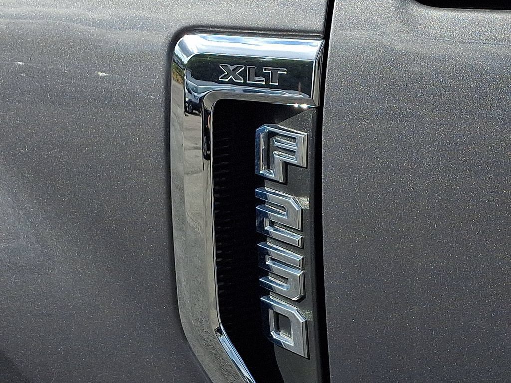 Used 2022 Ford F250 XLT w/ Black Appearance Package AWD/4WD image 30