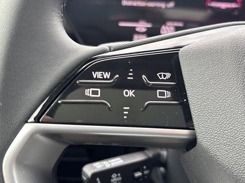Used 2025 Audi A6 e-tron Premium Plus w/ Premium Plus RWD image 30