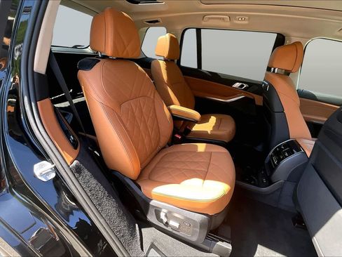 Certified 2025 BMW X7 xDrive40i AWD/4WD image 19