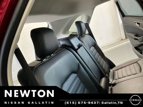 Used 2019 Ford Edge SEL w/ Equipment Group 201A AWD/4WD image 18