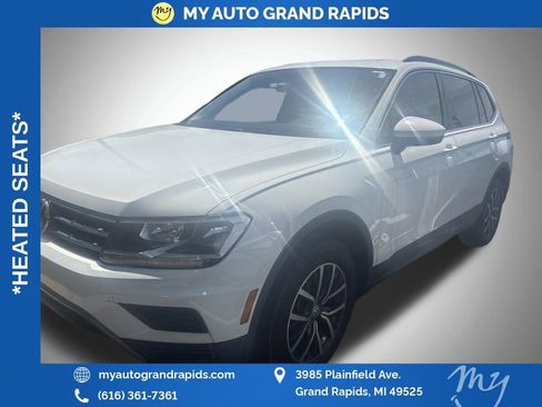 Used 2019 Volkswagen Tiguan SE w/ Panoramic Sunroof Package AWD/4WD image 3