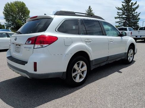 Used 2013 Subaru Outback 2.5i Limited w/ Moonroof Pkg AWD/4WD image 3