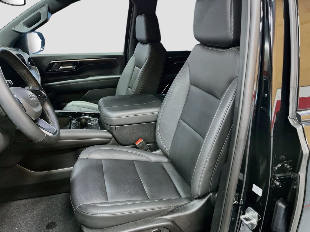 Used 2025 Chevrolet Tahoe Z71 w/ Z71 Off-Road Package AWD/4WD image 22