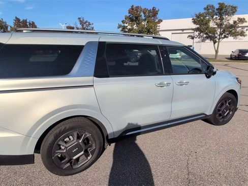Used 2025 Kia Carnival SX image 9