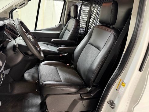 Used 2019 Ford Transit 250 130 Low Roof w/ Exterior Upgrade Package RWD image 33
