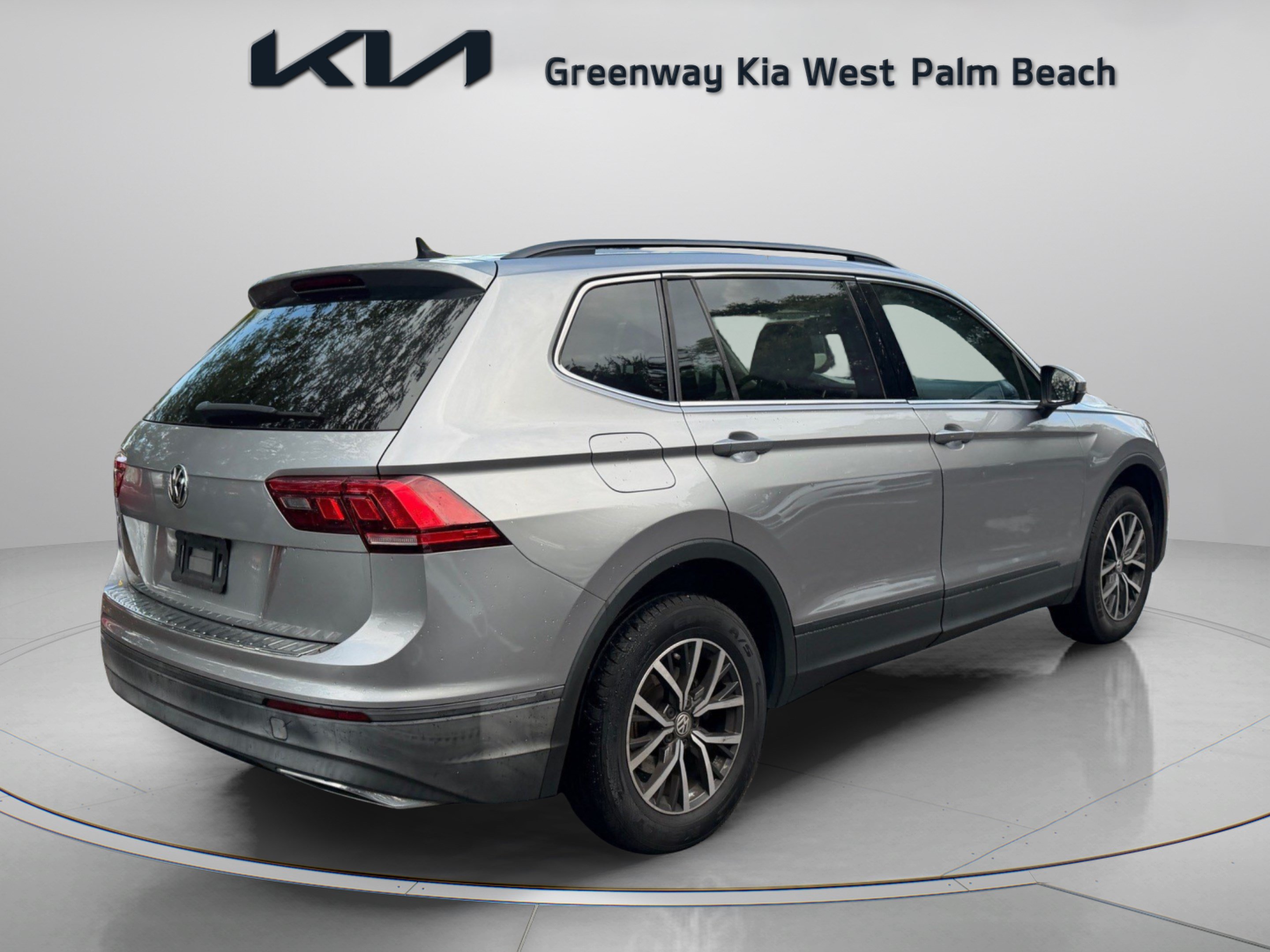 Used 2019 Volkswagen Tiguan SE FWD image 7