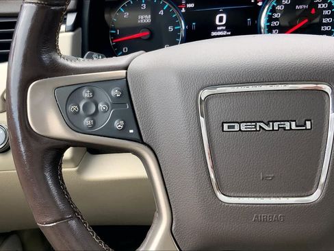 Used 2018 GMC Yukon XL Denali w/ Denali Ultimate Package AWD/4WD image 24