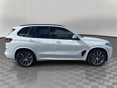 Certified 2025 BMW X5 xDrive40i image 6