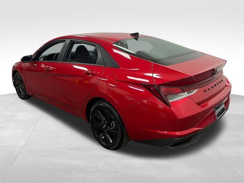 Used 2023 Hyundai Elantra SEL w/ Cargo Package image 9
