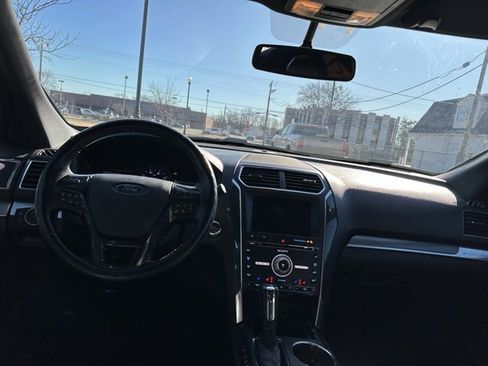 Used 2017 Ford Explorer Sport w/ Equipment Group 401A image 3