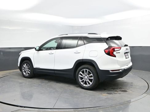 Used 2024 GMC Terrain SLT AWD/4WD image 7