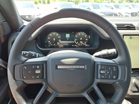 New 2026 Land Rover Defender 110 X-Dynamic SE AWD/4WD image 18