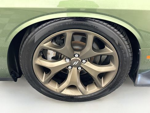 Used 2019 Dodge Challenger R/T RWD image 11