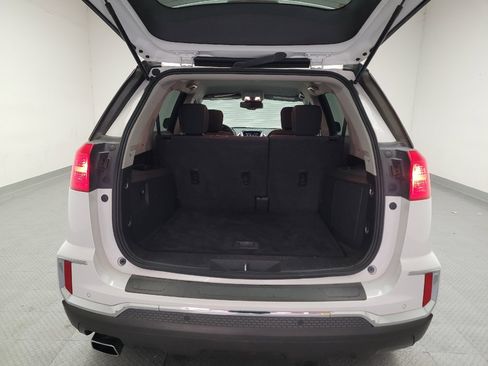Used 2016 GMC Terrain SLE w/ Driver Alert Package I FWD image 29
