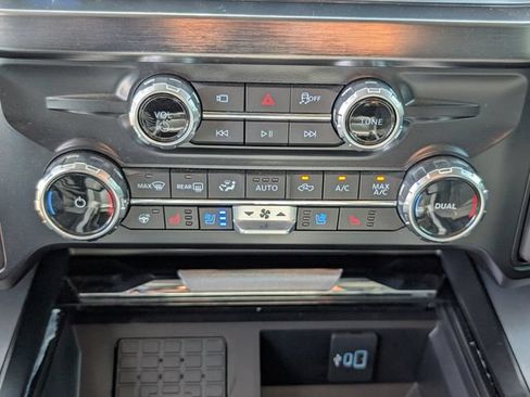 Used 2025 Ford F250 Lariat w/ FX4 Off-Road Package AWD/4WD image 22