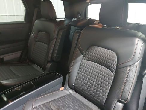 Used 2025 Nissan Pathfinder Rock Creek image 16