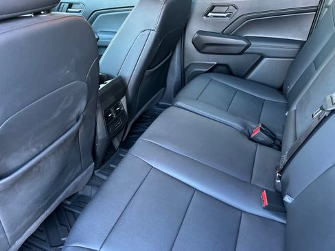 Used 2024 Chevrolet Colorado LT w/ LT Convenience Package III image 4