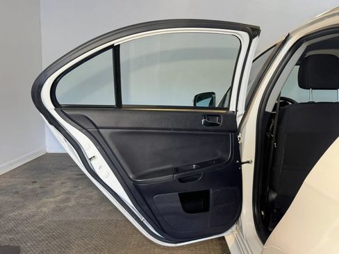 Used 2017 Mitsubishi Lancer ES FWD image 22