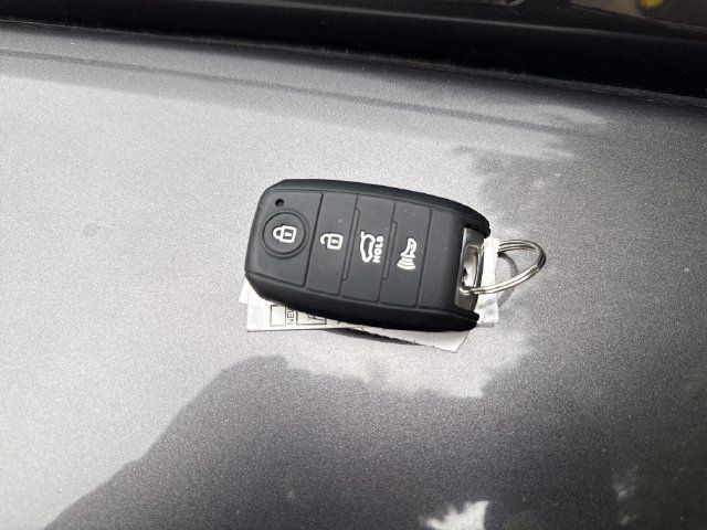 Used 2015 Kia Soul + w/ Primo Package FWD image 30