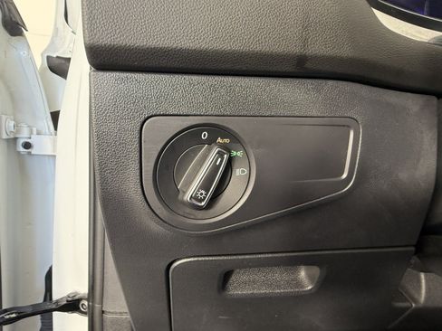 Used 2024 Volkswagen Tiguan SE FWD image 22
