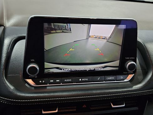 Used 2023 Nissan Rogue SV image 15