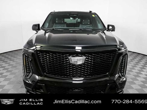 Used 2025 Cadillac Escalade V w/ LPO, ONYX Package image 29