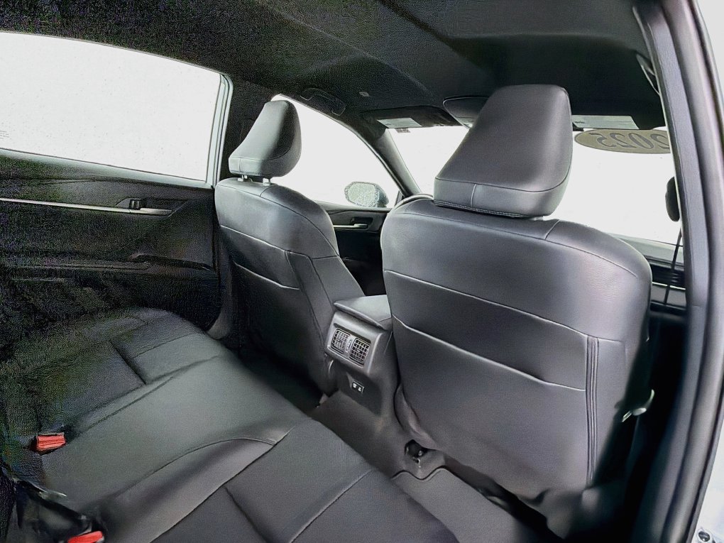Used 2025 Toyota Camry XSE FWD image 27