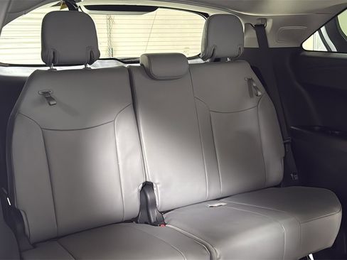 New 2026 Toyota Sienna XLE image 17